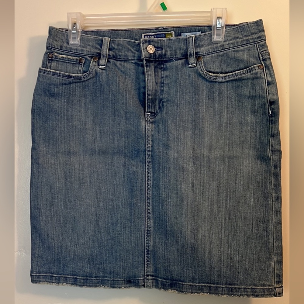 Old Navy Blue Jean Skirt 🔥